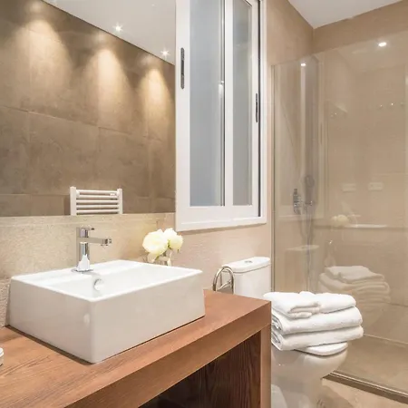 Experience The Of Madrid! Gran Via For 6, Comfort And Style In The Heart Of Chueca Iii
