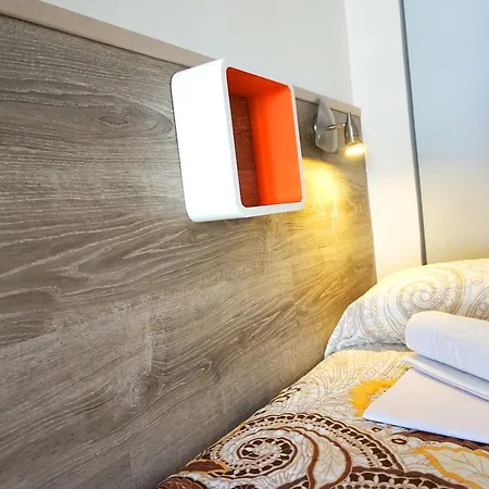 Muchomadrid Hostel *