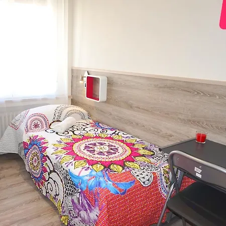 Hostel Muchomadrid Madrid