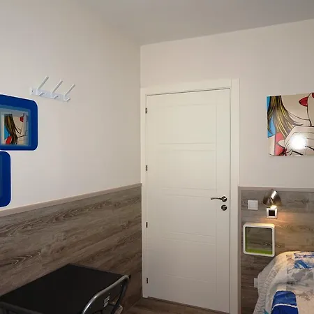 Muchomadrid Hostel Madrid