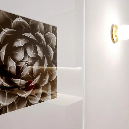 Reina Sofia Boutique Ii * Madrid