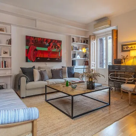 Chueca 2 Bedrooms In The Middle Of Chueca