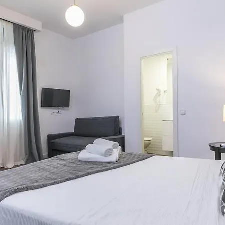 Apartment Plaza De Pedro Zerolo Ii