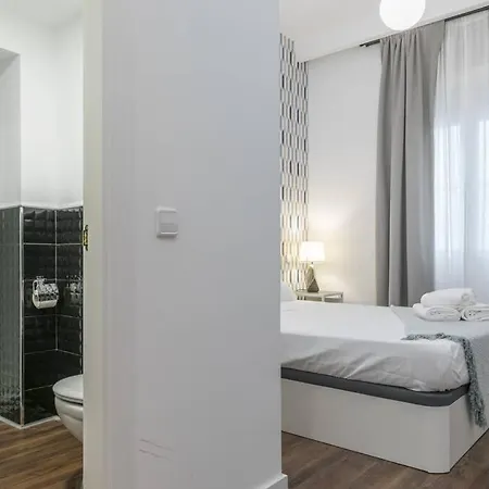 Apartment Plaza De Pedro Zerolo Ii *