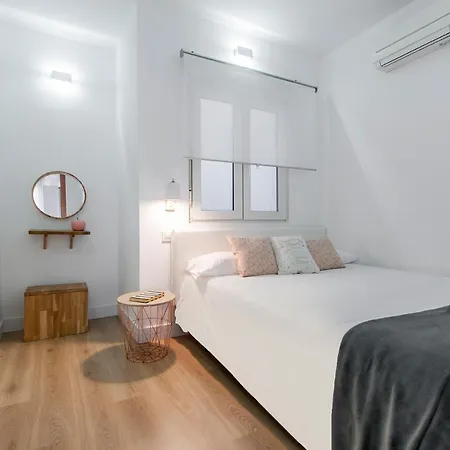 Hellenhost - Gran Via Apartment *