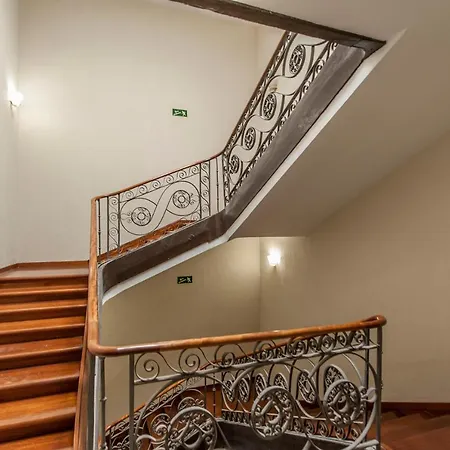Hellenhost - Gran Via Apartment Madrid
