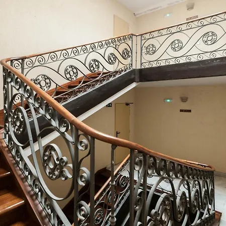 Hellenhost - Gran Via Apartment