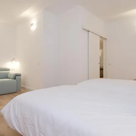 Hellenhost - Gran Via Apartment *