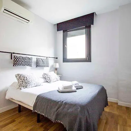 Naitly Cuatro Torres Apartamento