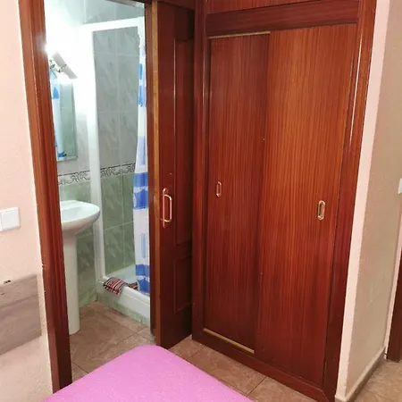 Affittacamere Casa De Huespedes La Asturiana 2*