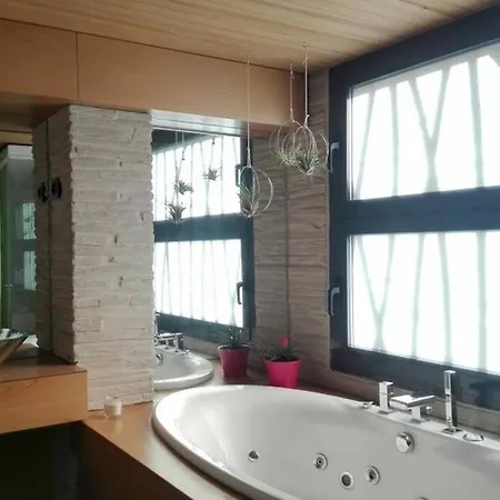 Cozy Designer Apart / Acogedor Apartamento De Diseno ● Wifi - Jacuzzi - A/c Steamsauna Apartment Madrid