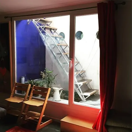 Spacious Chillout In *