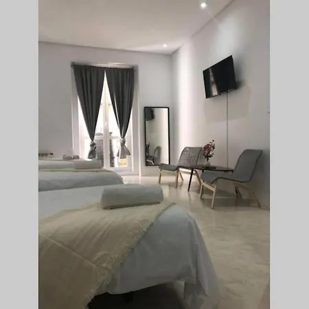 Nunez De Arce Apartment *