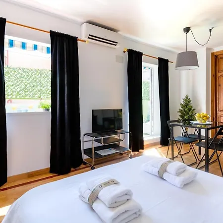 Apartment Bright Penthouse With Terrace In Center *