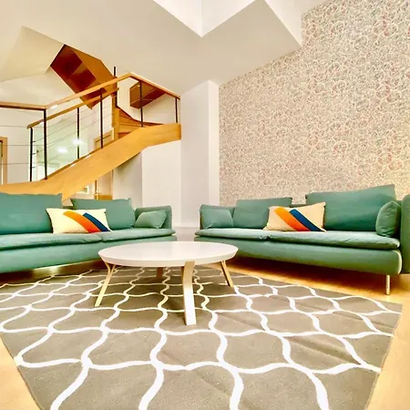 Charming Opera Apartment *