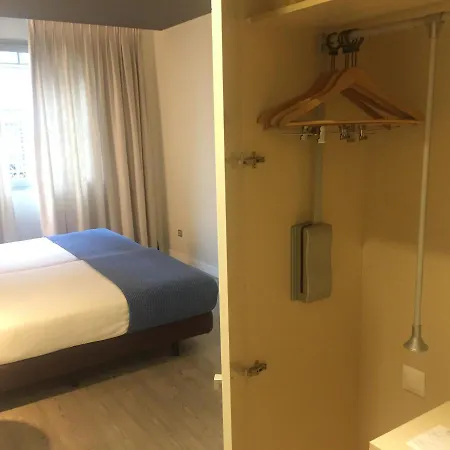 Aparthotel Viena Plaza De Espana 3*