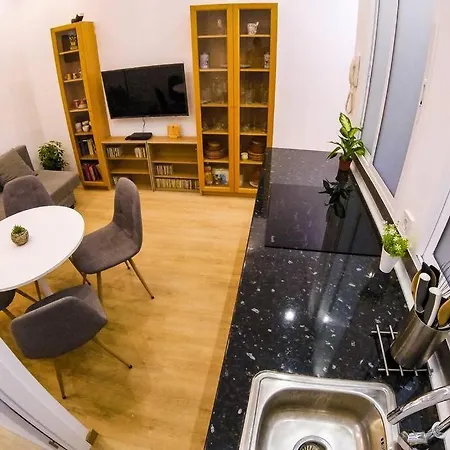 Piso Vip Anton Martin. Centro. Apartment