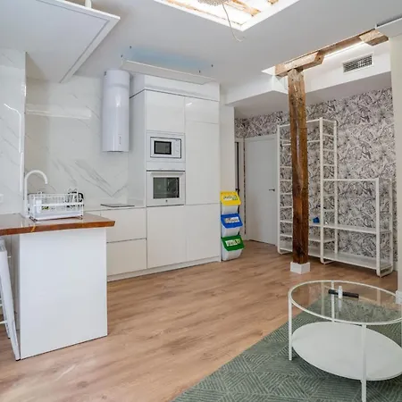 Apartment Comfy 2 Bedroom 2 Bathroom Next To Gran Via Madrid
