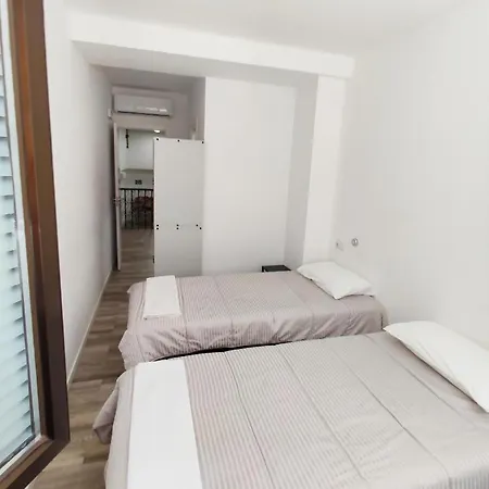 Palafox 23 Hostel *