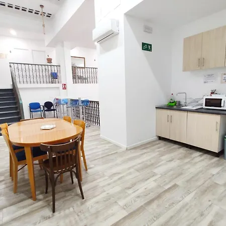 Hostel Palafox 23 *