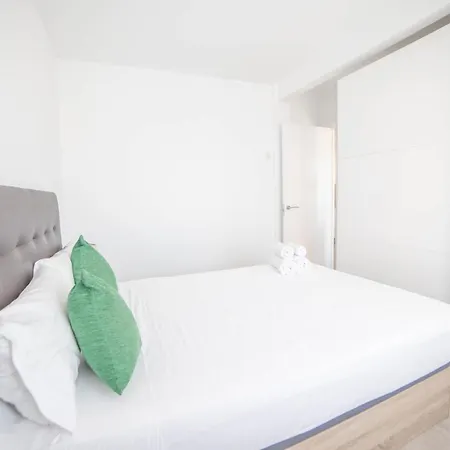 Ifema-airport Apartment *