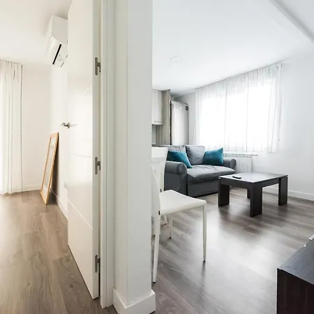 Ifema-airport Apartment *