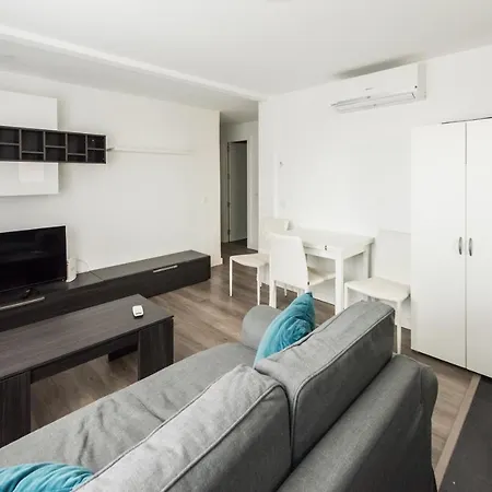 Ifema-airport Apartment