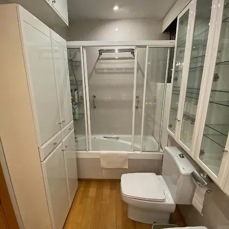 Carlos Apartment *