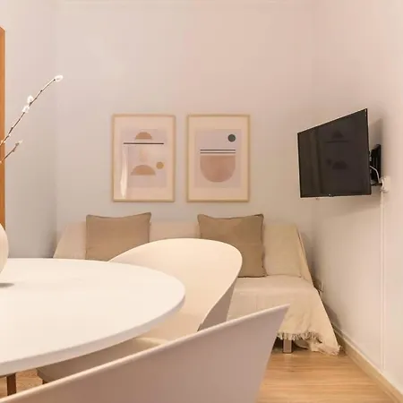 Coqueto Piso En Madrid/atocha. 4 Personas 2 Hab * Madrid