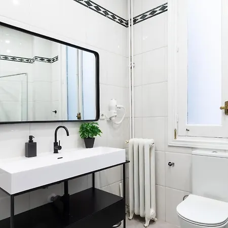 Penthouse Deluxe Granvia, By Monaro *