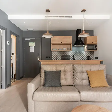 Apartmanhotel Limehome Calle De La Madera - Digital Access Madrid