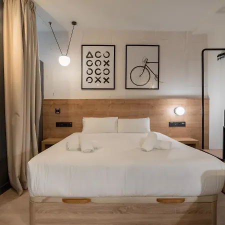 Limehome Calle De La Madera - Digital Access 3* Madrid