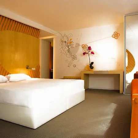 Hotel Mate Oscar 3*