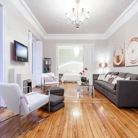Charming Gran Via Luna Apartment *