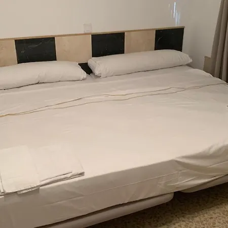 Con Despacho Suites Torr Av América-prosperidad Appartamento *