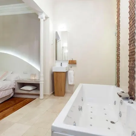 Charming Gran Via Luna Apartment