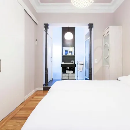 Charming La Casa De La Luna Apartamento Madrid