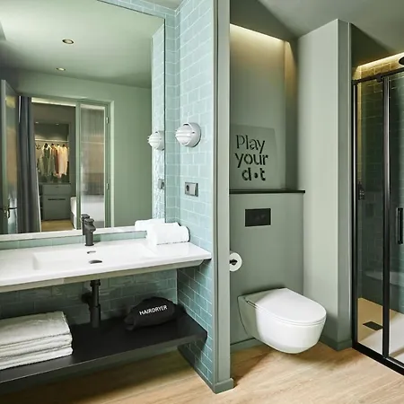 Chic & Basic Dot Hotel Madrid