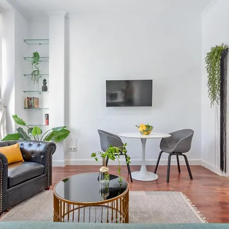 Lovely Studio For 2 - La Latina Iii
