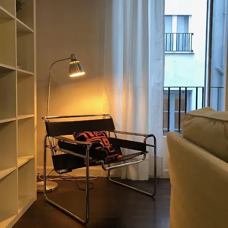 Smart Plaza De Las Cortes Apartamento *