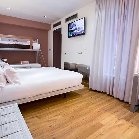 Hotel Icon Embassy 4*