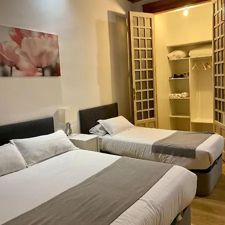 Guest house Opera Roost