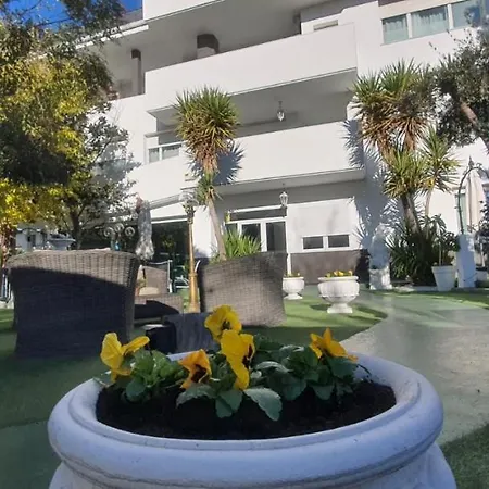 Escala 3*