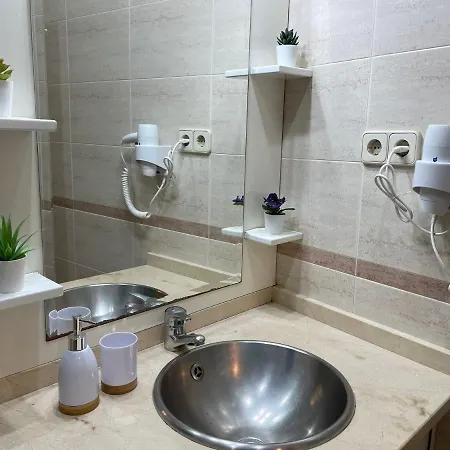 Estudio En Fuencarral Granvia Apartment *