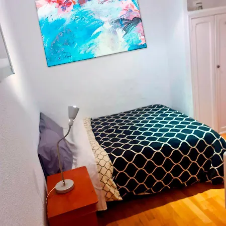 Gran Via Valverde & Parking Bed & Breakfast Madrid
