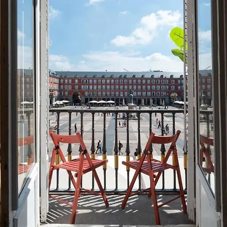 Plaza Mayor Groups By Monaro***** * Madrid