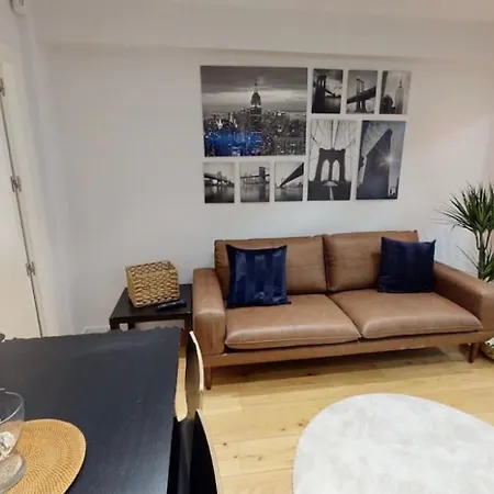 Edsam Brown Apartment Madrid