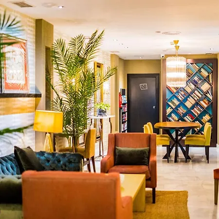 Meninas - Boutique Opera Hotel
