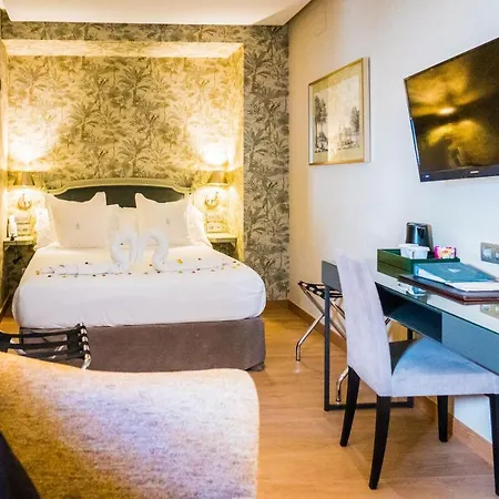 Meninas - Boutique Opera Hotel 4*
