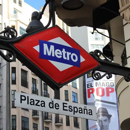 2 Y El Salon Tienen Aire, Centro Gran Via - Plaza De Espana